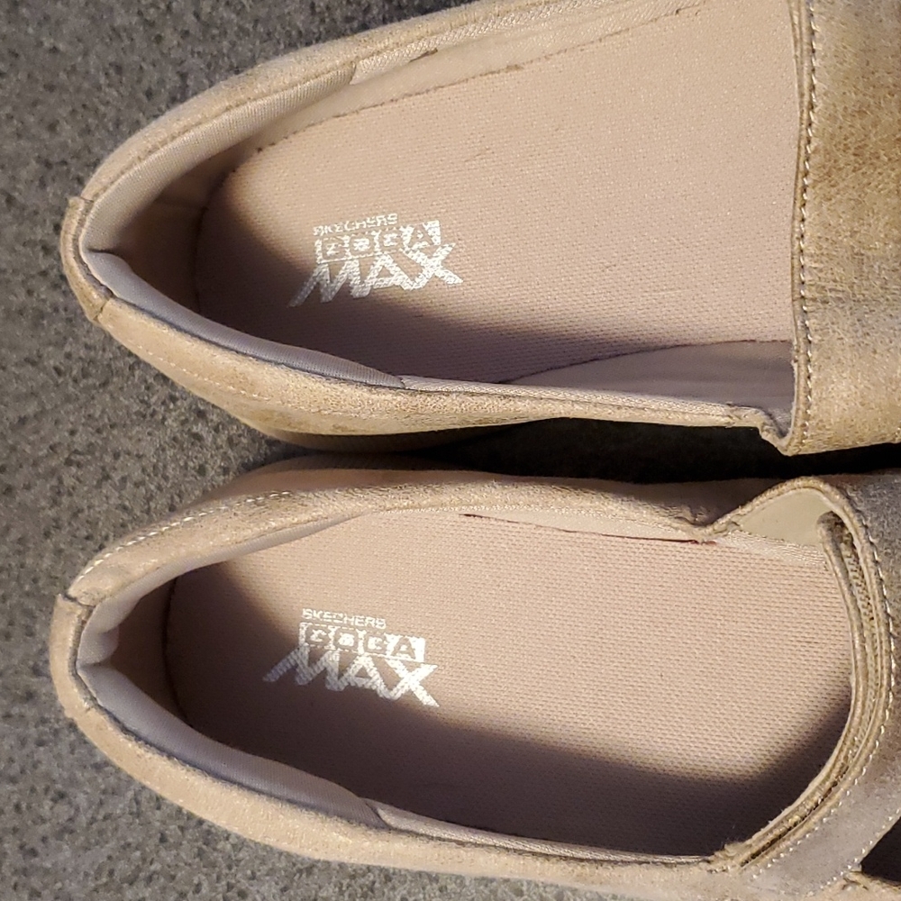Shoe - Picture 2 of 3